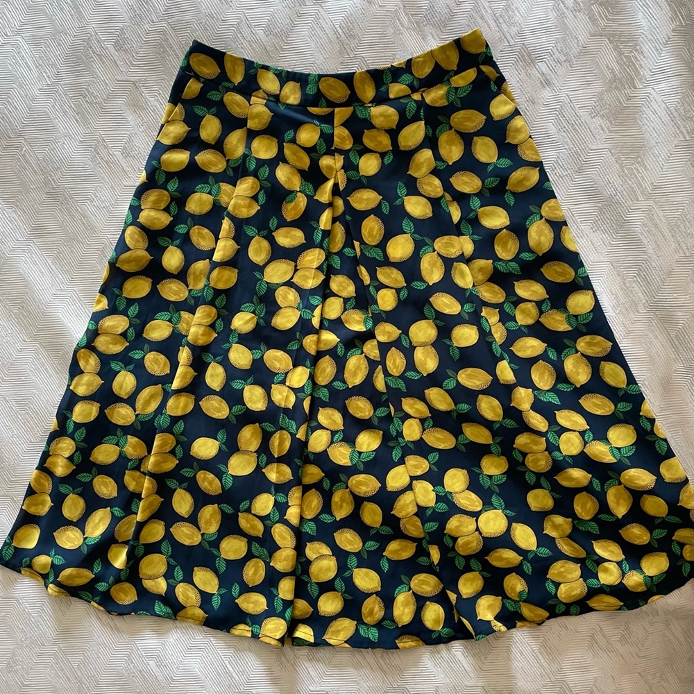 The limited lemon printed skirt with pockets